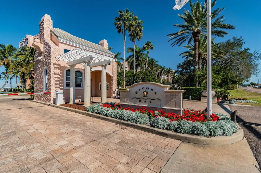 4953 Bacopa Lane S St Petersburg FL 33715