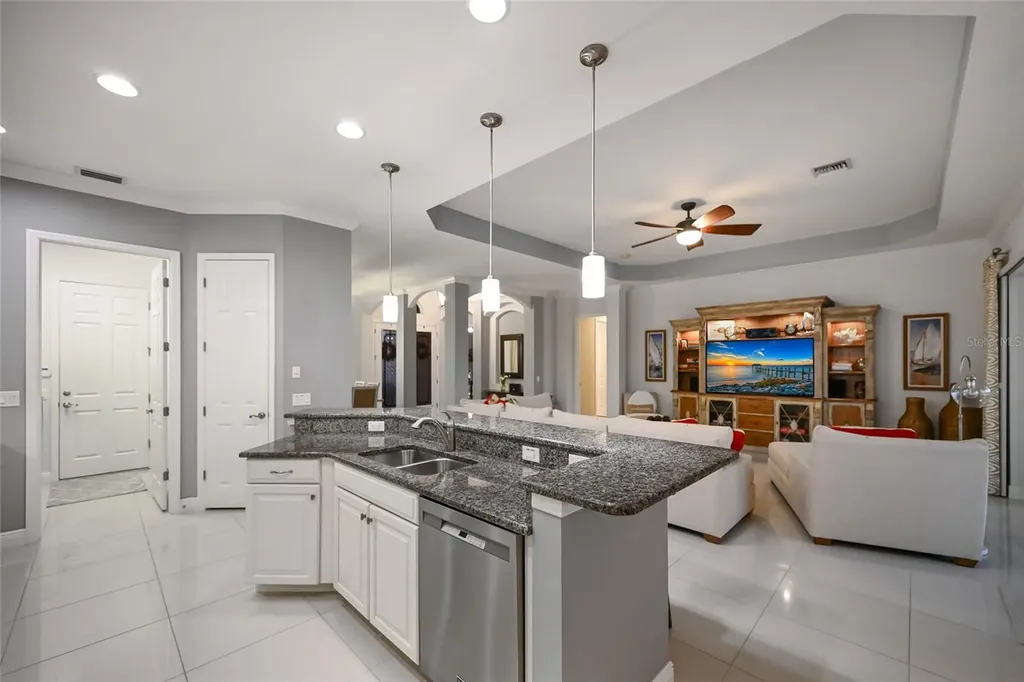 4721 Mainsail Drive Bradenton FL 34208