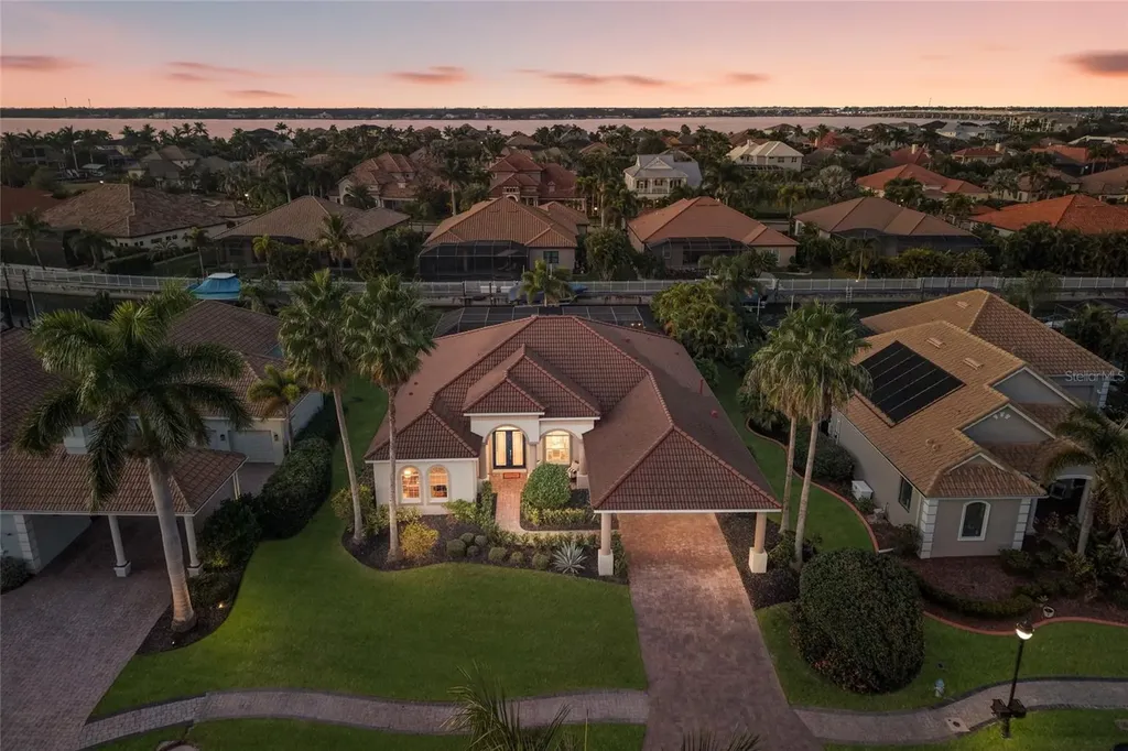 4721 Mainsail Drive Bradenton FL 34208