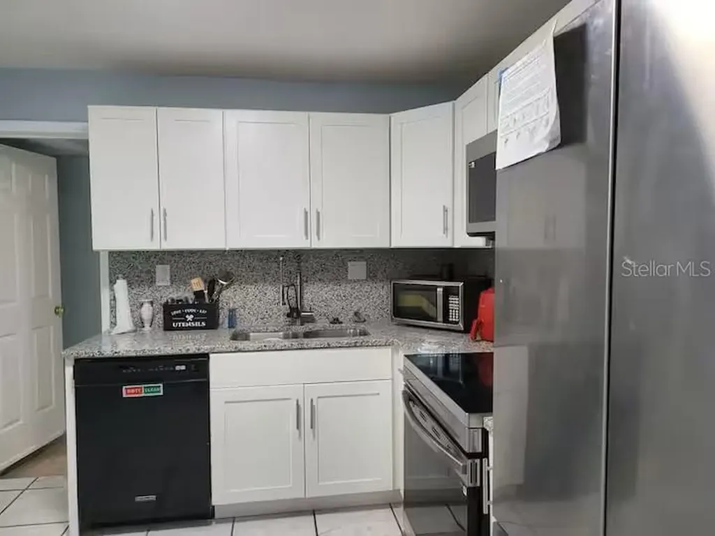 3552 38th Avenue N St Petersburg FL 33713