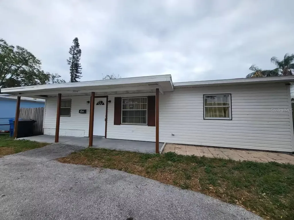 3552 38th Avenue N St Petersburg FL 33713