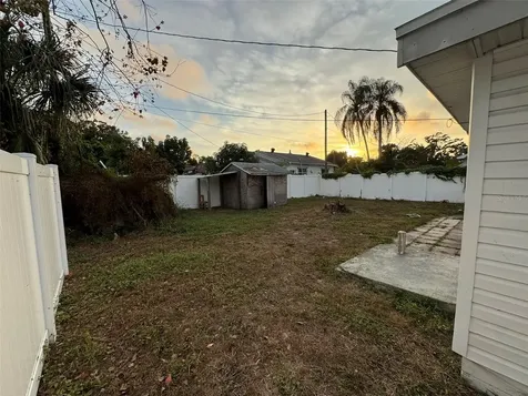 3552 38th Avenue N St Petersburg FL 33713