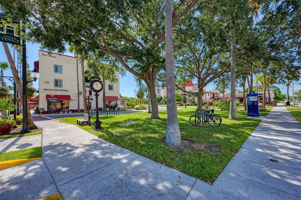 270 Laurel Hollow Drive Nokomis FL 34275
