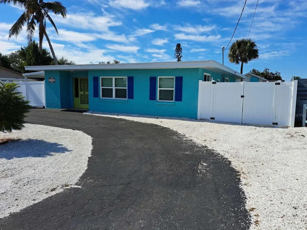 539 Shore Road Nokomis FL 34275