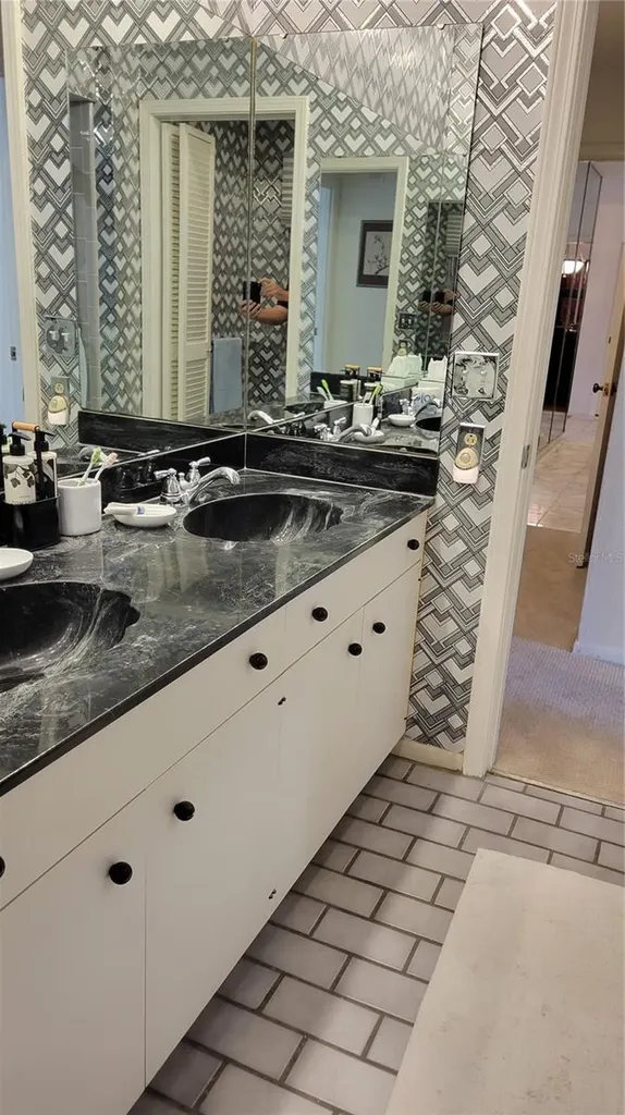 638 S Owl Drive Sarasota FL 34236