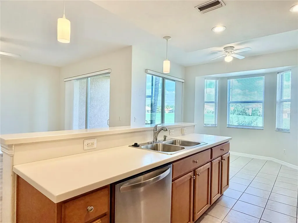 819 Fairwaycove Lane Bradenton FL 34212