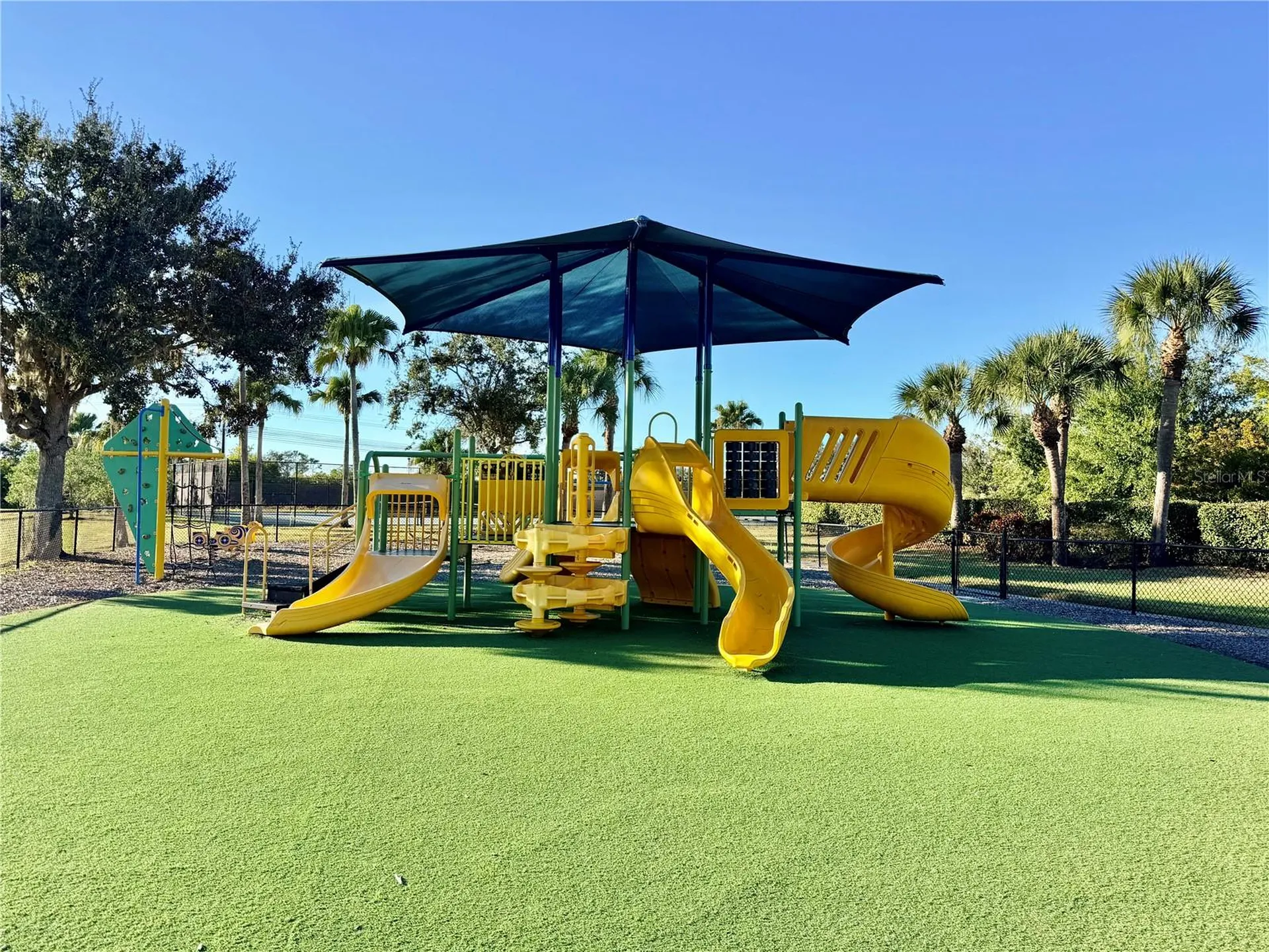 819 Fairwaycove Lane Bradenton FL 34212