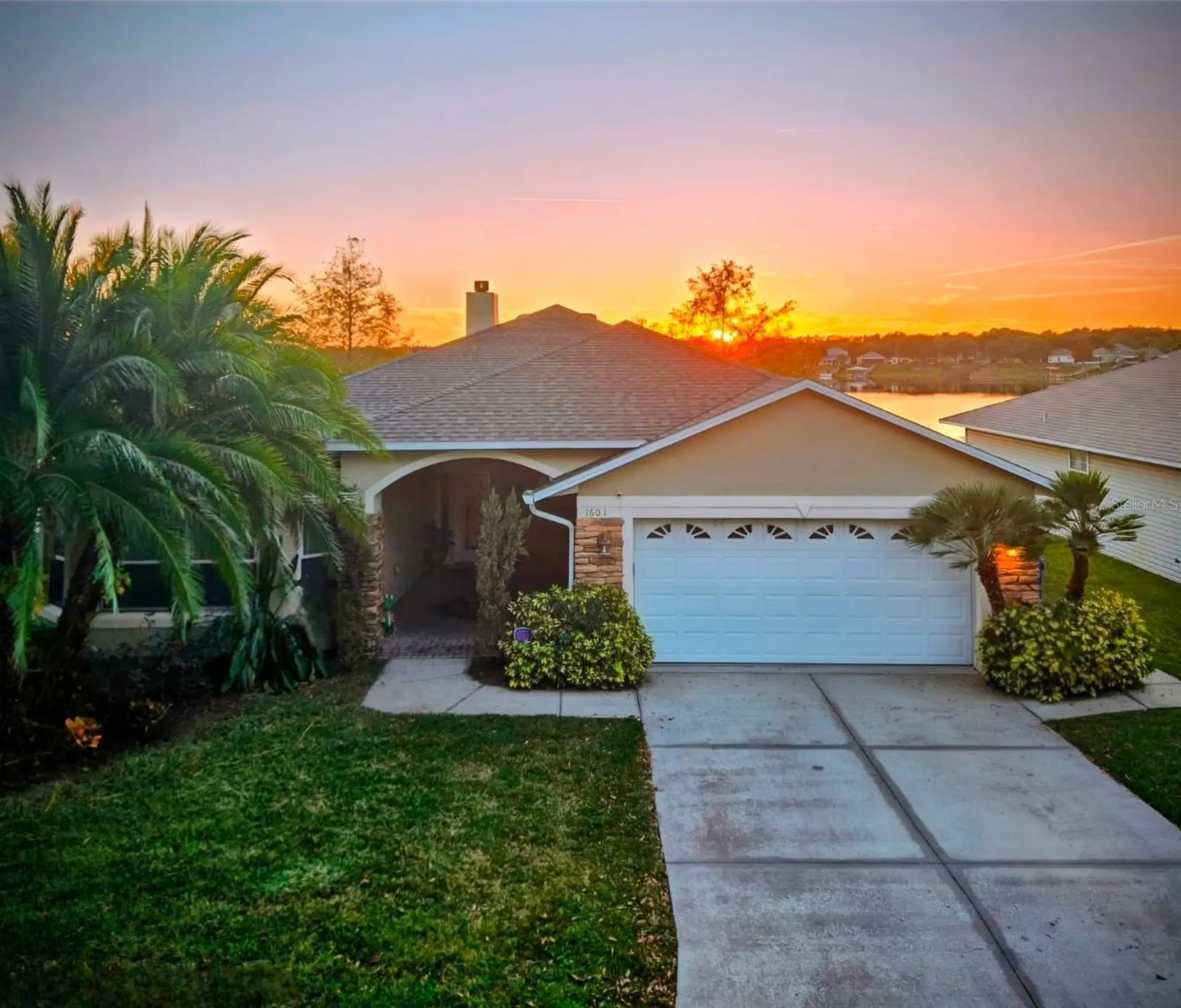 1601 Lake Villa Drive Tavares FL 32778