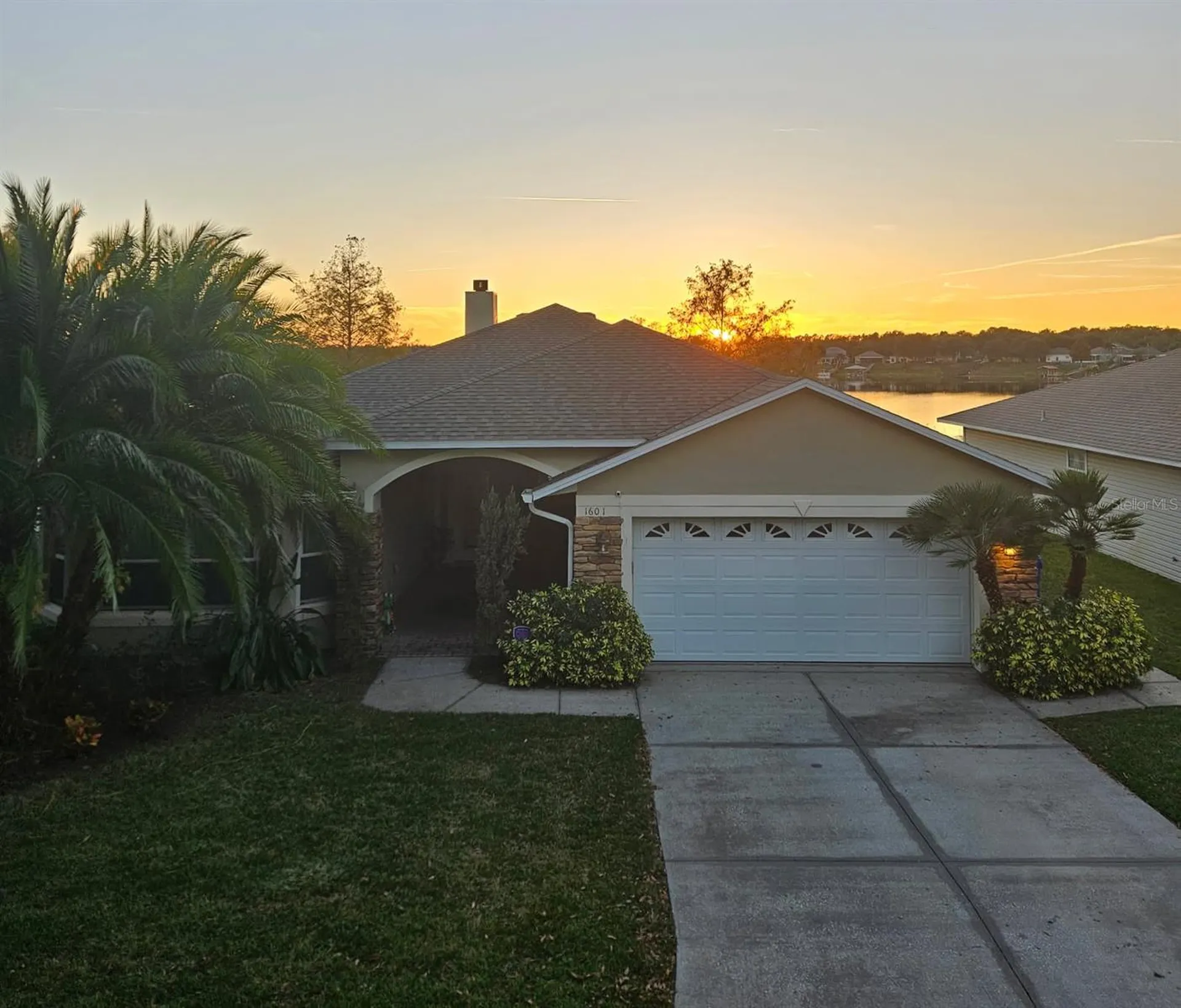 1601 Lake Villa Drive Tavares FL 32778