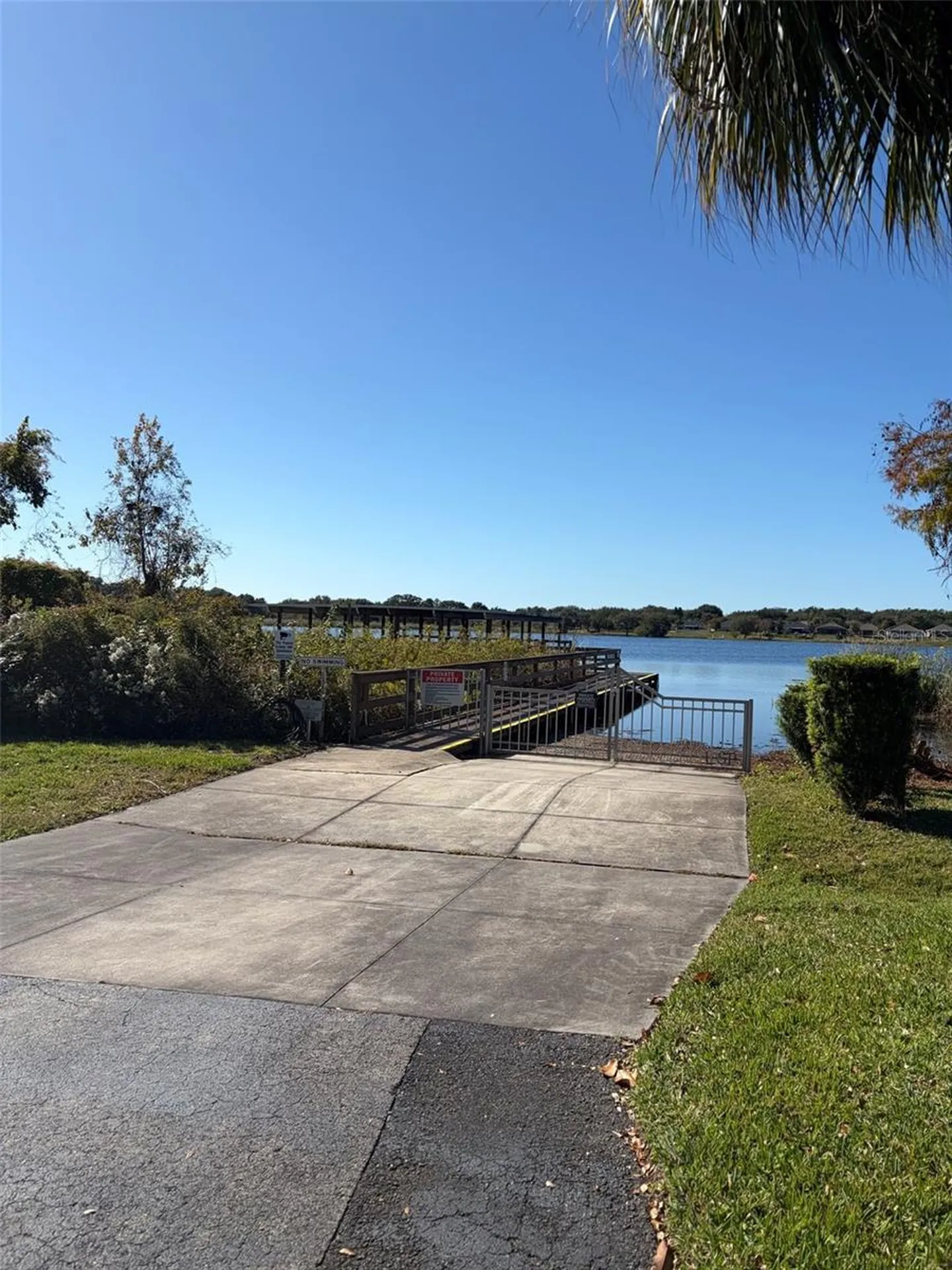 1601 Lake Villa Drive Tavares FL 32778