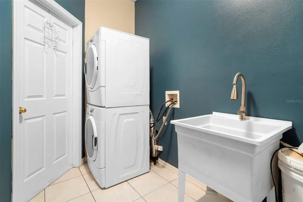 3613 Valleyview Drive Kissimmee FL 34746