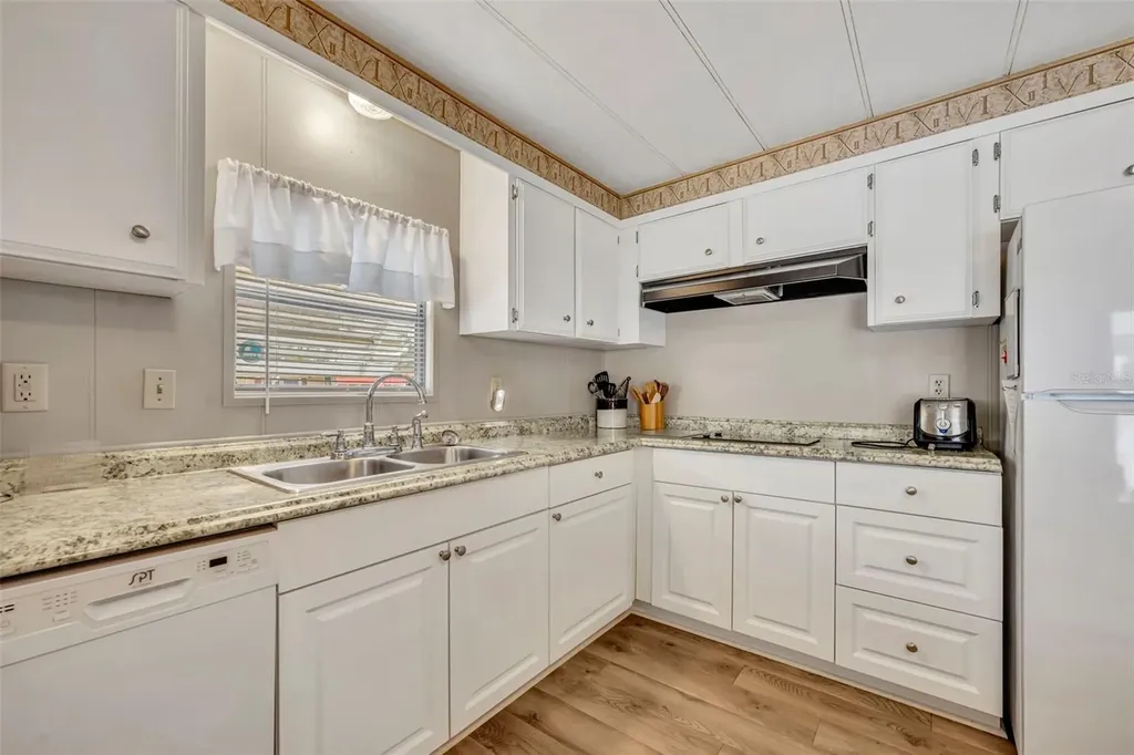11 Hawaiian Way Leesburg FL 34788