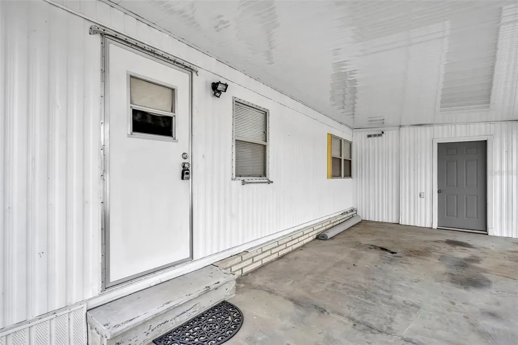11 Hawaiian Way Leesburg FL 34788