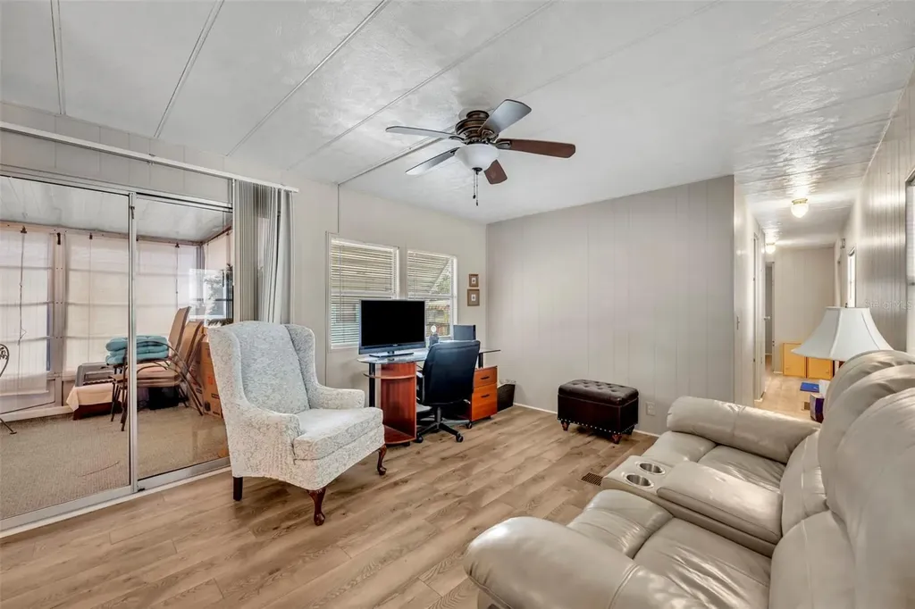 11 Hawaiian Way Leesburg FL 34788
