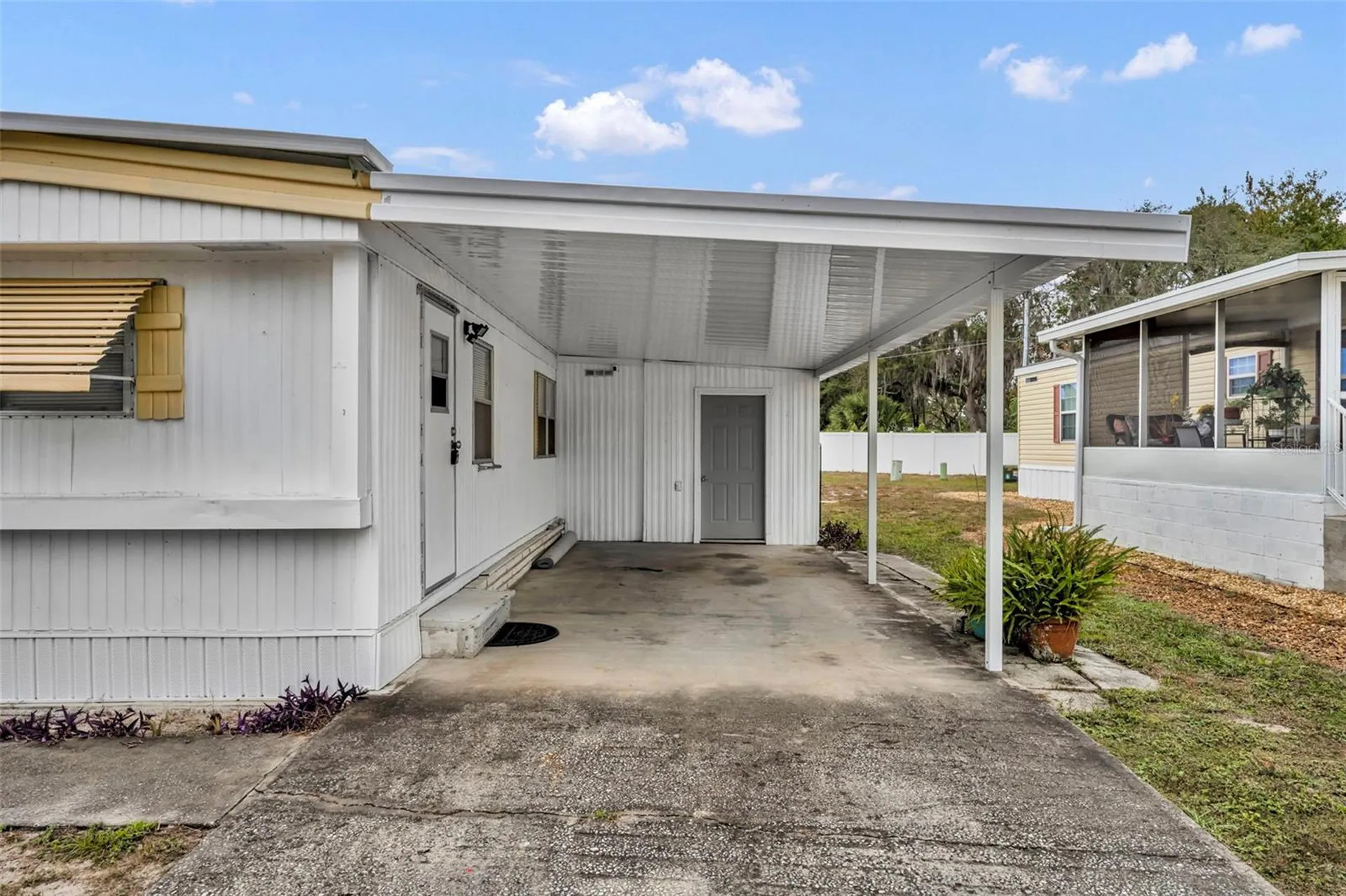 11 Hawaiian Way Leesburg FL 34788