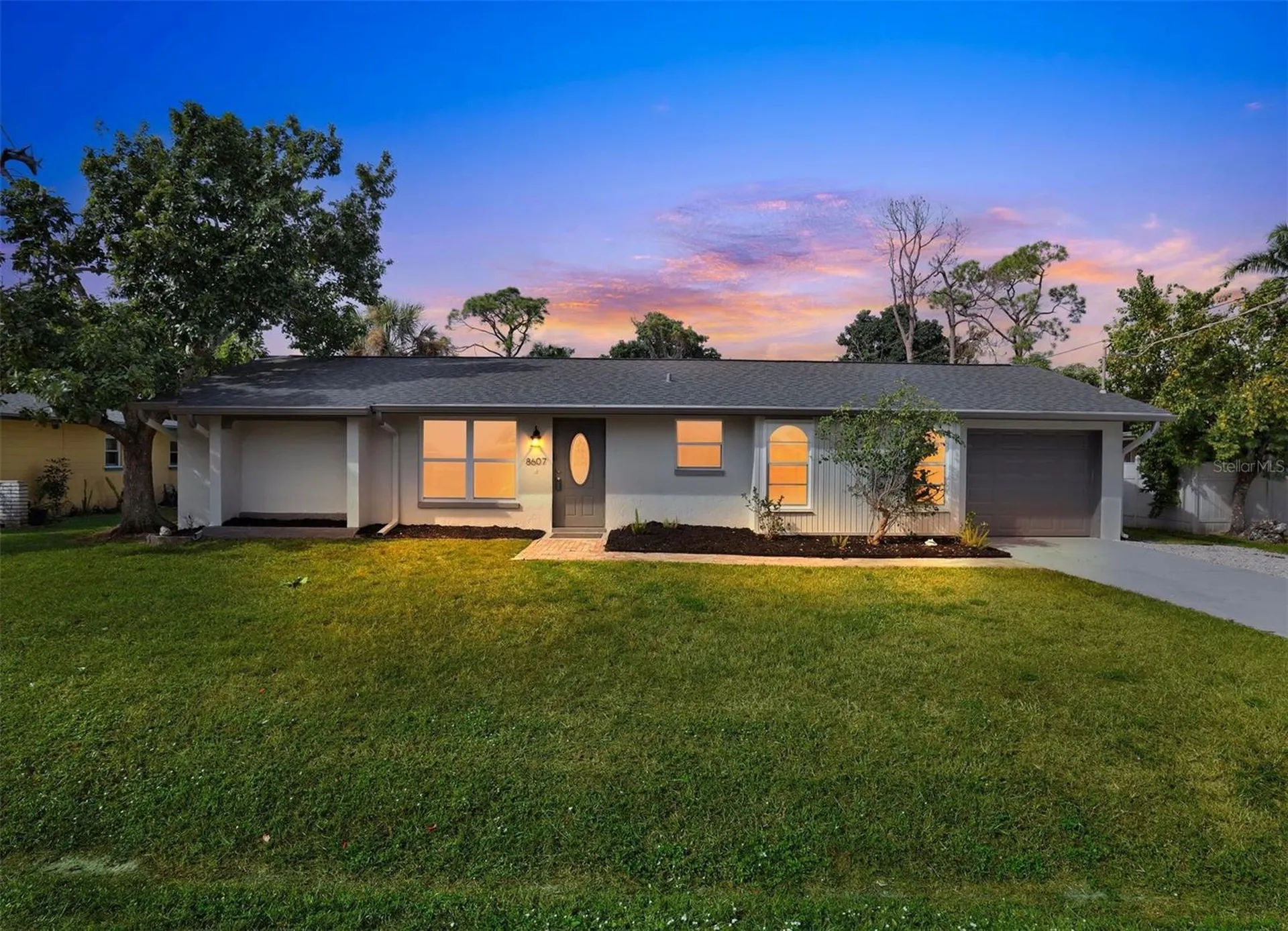 8607 Chatham Street Fort Myers FL 33907