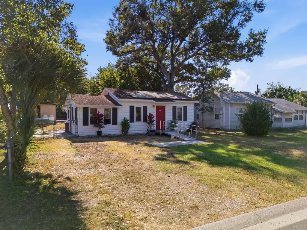 4024 43rd Avenue N St Petersburg FL 33714