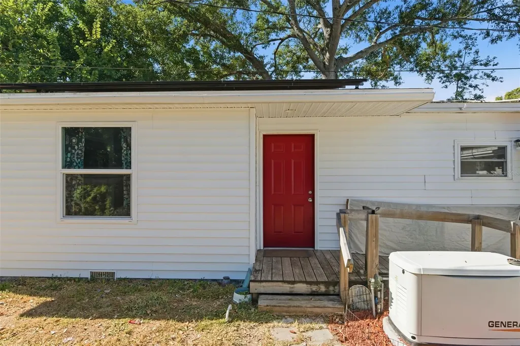 4024 43rd Avenue N St Petersburg FL 33714
