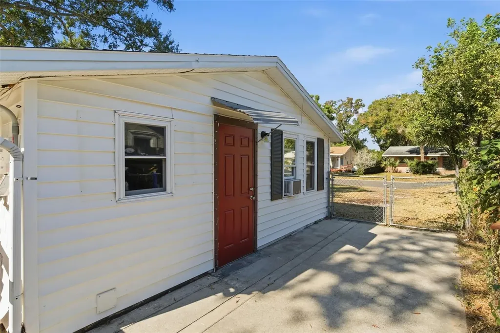 4024 43rd Avenue N St Petersburg FL 33714