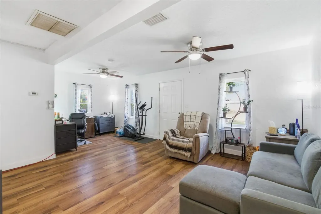 4024 43rd Avenue N St Petersburg FL 33714