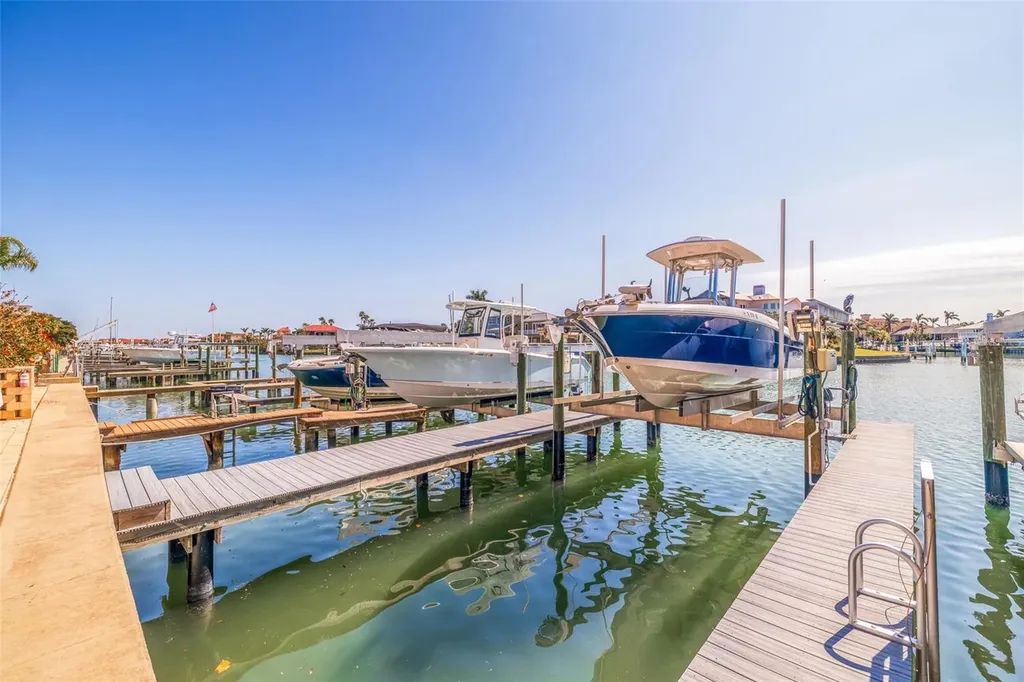 487 Pinellas Bayway S Tierra Verde FL 33715