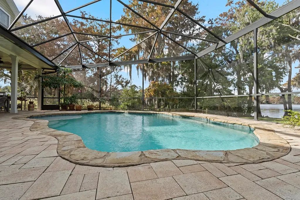 520 Lake Mills Road Chuluota FL 32766