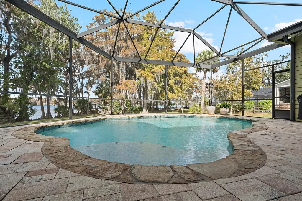 520 Lake Mills Road Chuluota FL 32766
