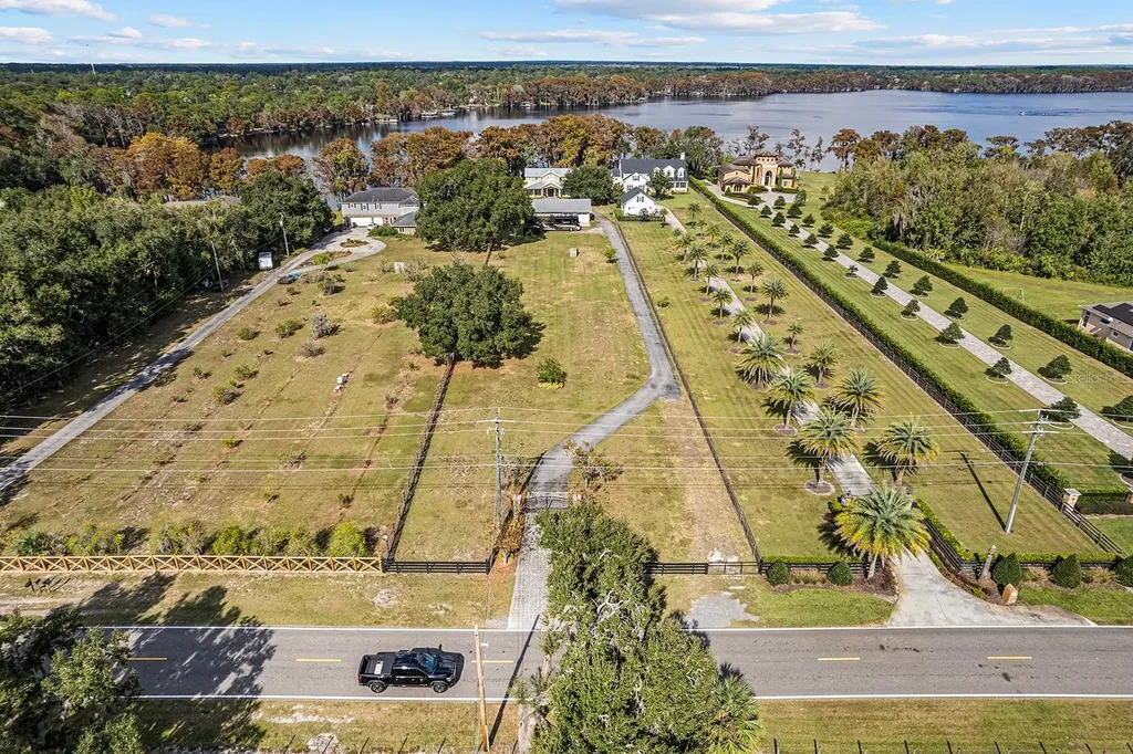 520 Lake Mills Road Chuluota FL 32766