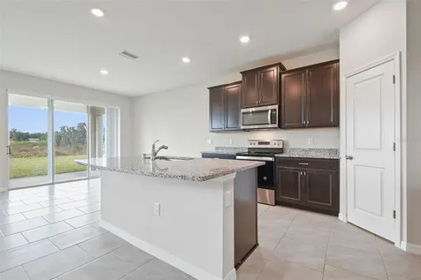 3827 Sunny Spring Street Plant City FL 33565