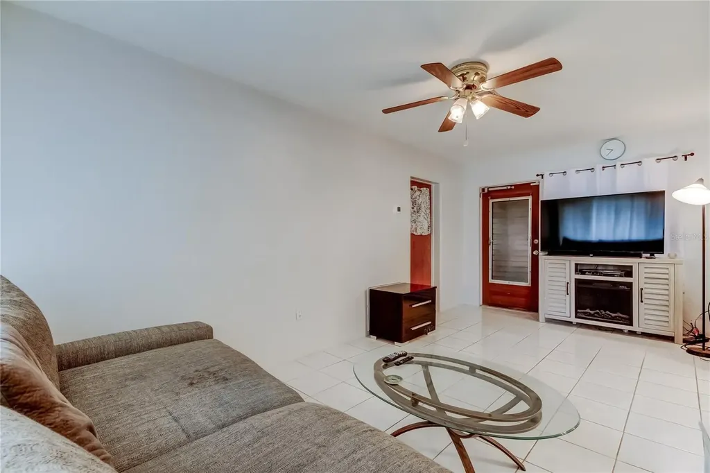 Kenneth City FL 33709
