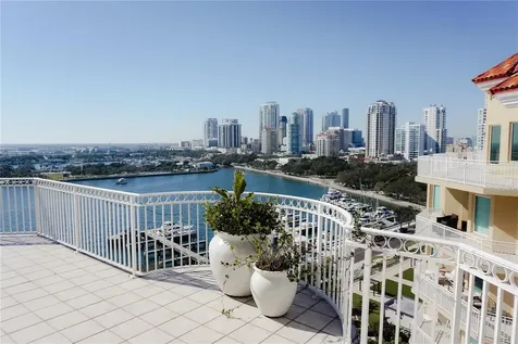 555 5TH Avenue NE St Petersburg FL 33701
