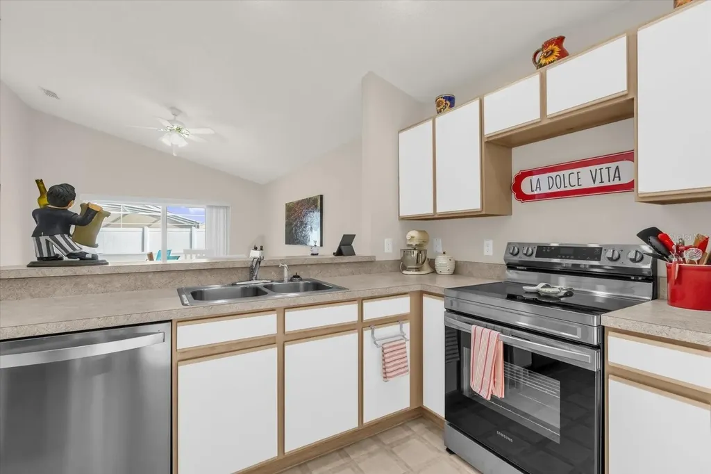 1154 Bloomingdale Drive Davenport FL 33897