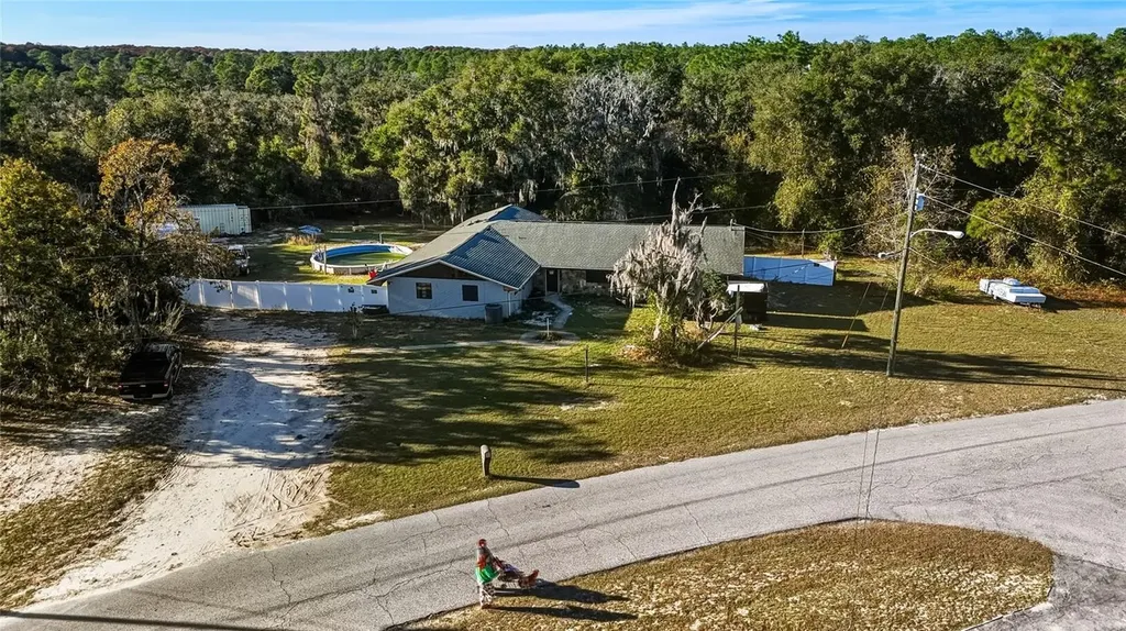 6106 Idle A While Circle Dade City FL 33523