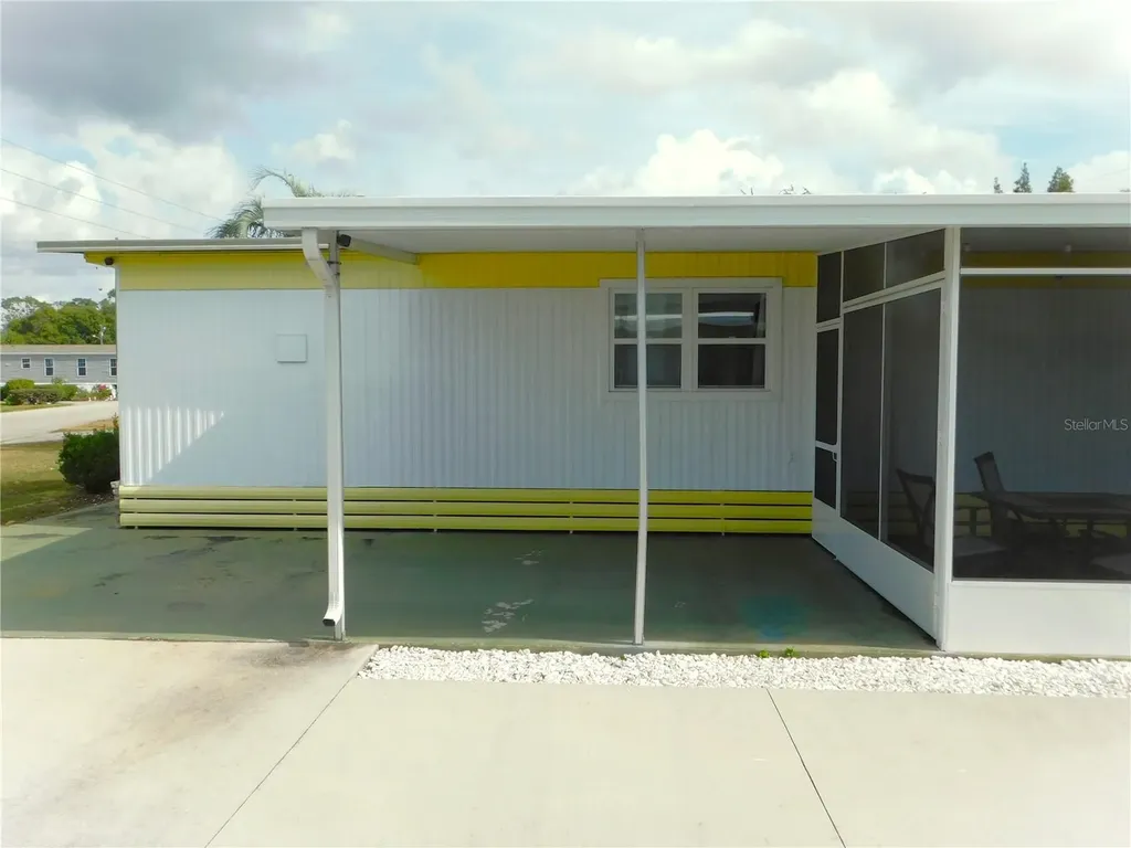 37320 8th Avenue Zephyrhills FL 33542