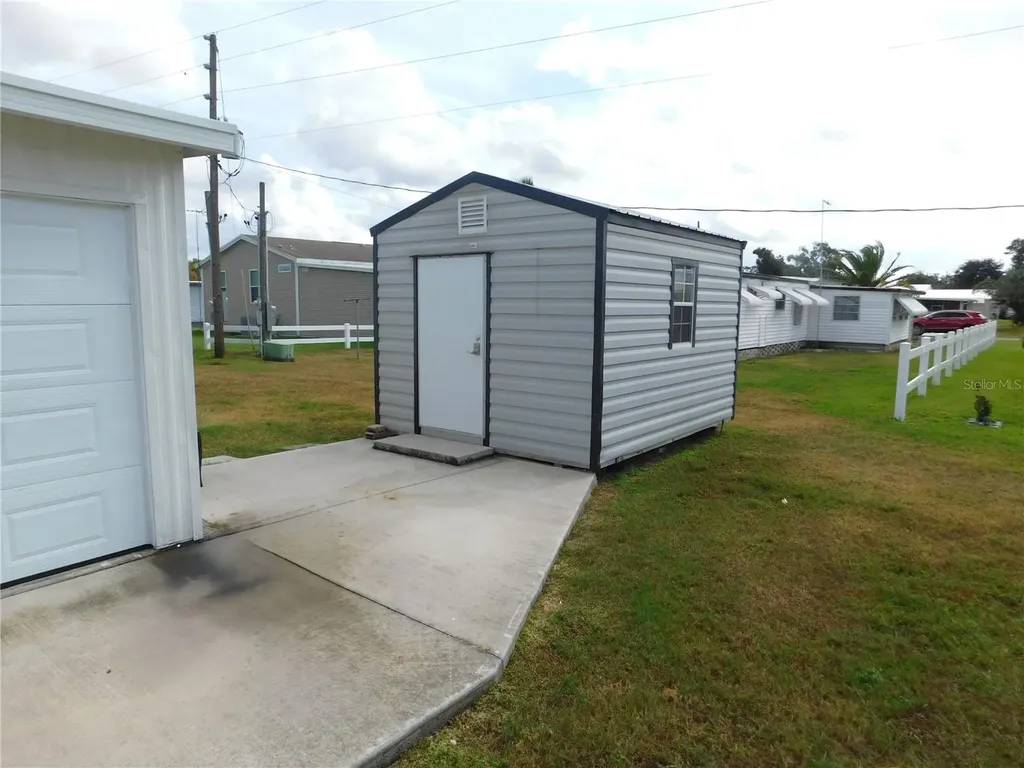 37320 8th Avenue Zephyrhills FL 33542