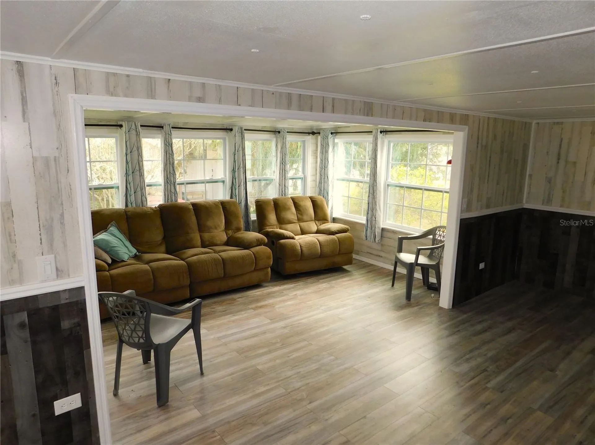 37320 8th Avenue Zephyrhills FL 33542