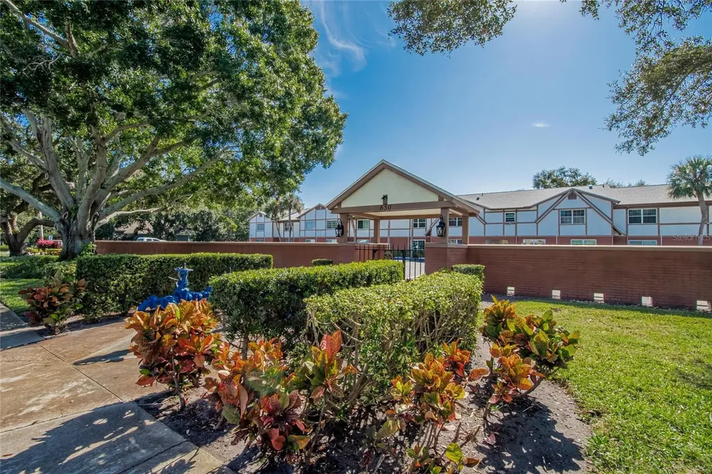 650 Pinellas Point Drive S St Petersburg FL 33705