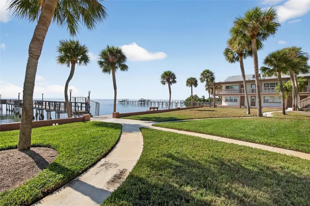 650 Pinellas Point Drive S St Petersburg FL 33705