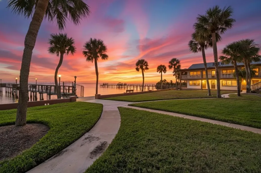 650 Pinellas Point Drive S St Petersburg FL 33705