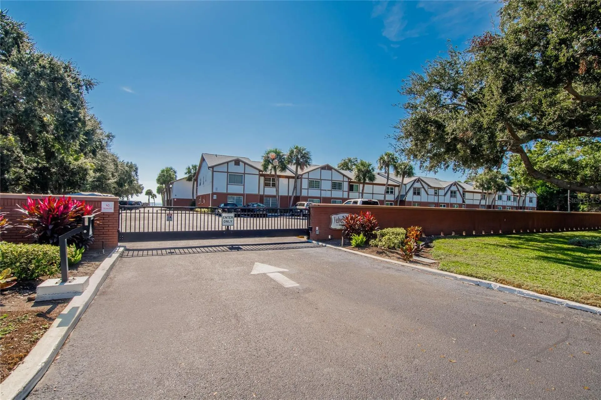 650 Pinellas Point Drive S St Petersburg FL 33705
