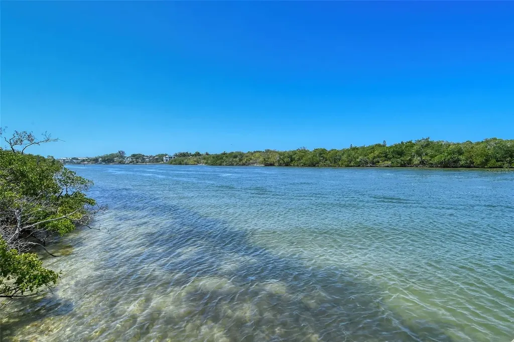 5260 Heron Way Sarasota FL 34231