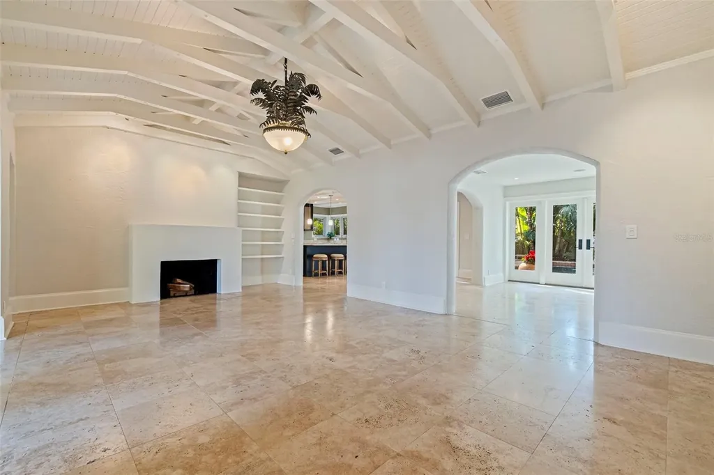 808 Brightwaters Boulevard NE St Petersburg FL 33704