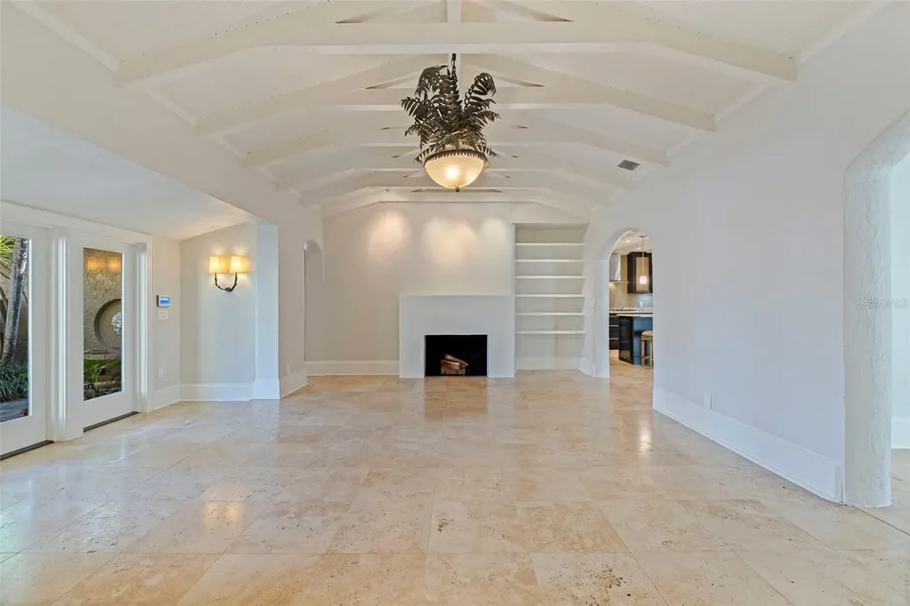 808 Brightwaters Boulevard NE St Petersburg FL 33704