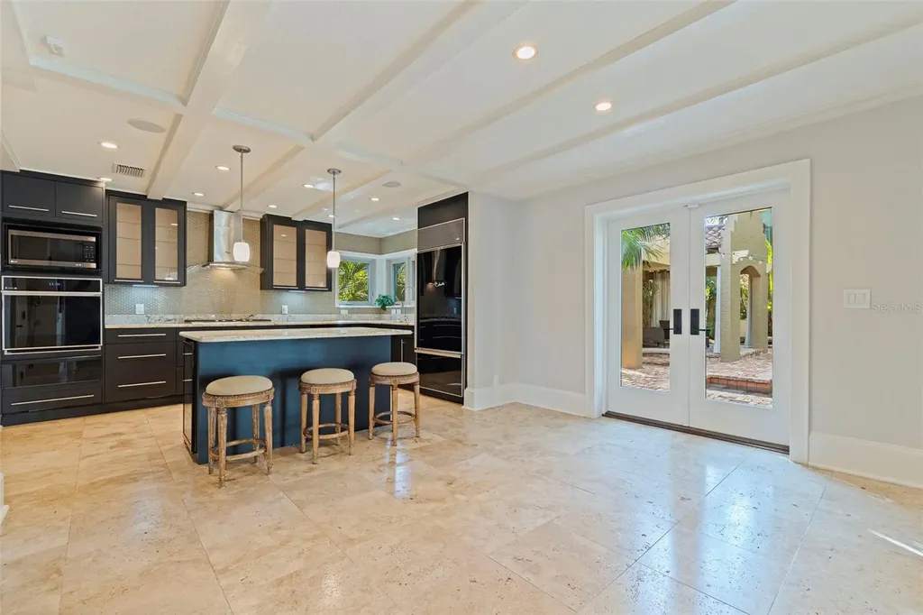 808 Brightwaters Boulevard NE St Petersburg FL 33704
