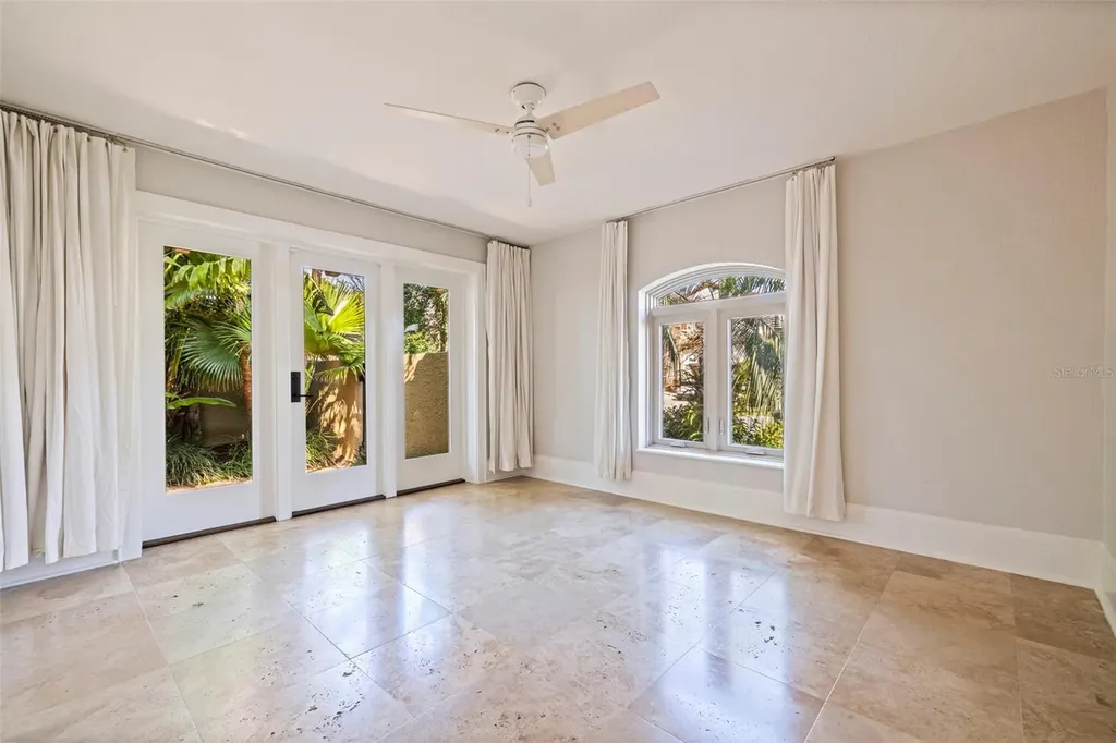 808 Brightwaters Boulevard NE St Petersburg FL 33704