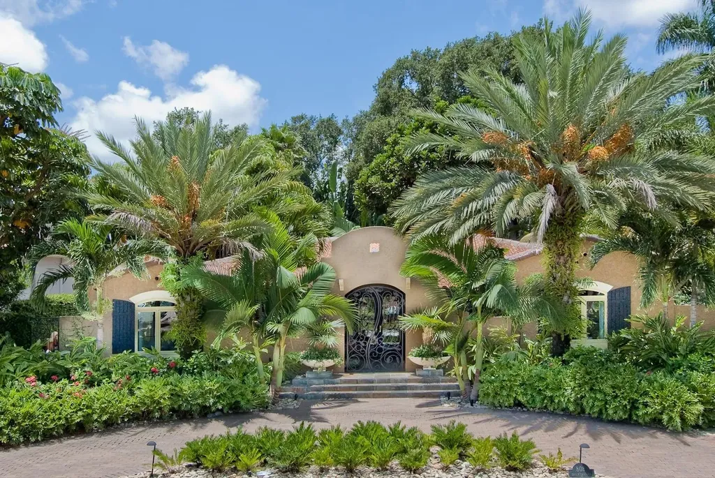 808 Brightwaters Boulevard NE St Petersburg FL 33704