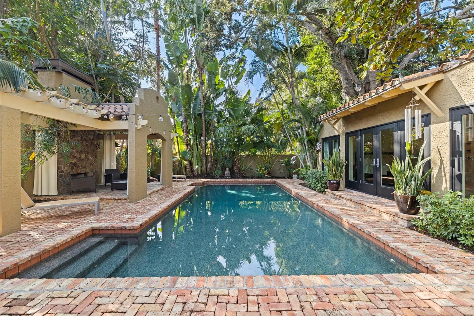 St Petersburg FL, 808 Brightwaters Boulevard NE