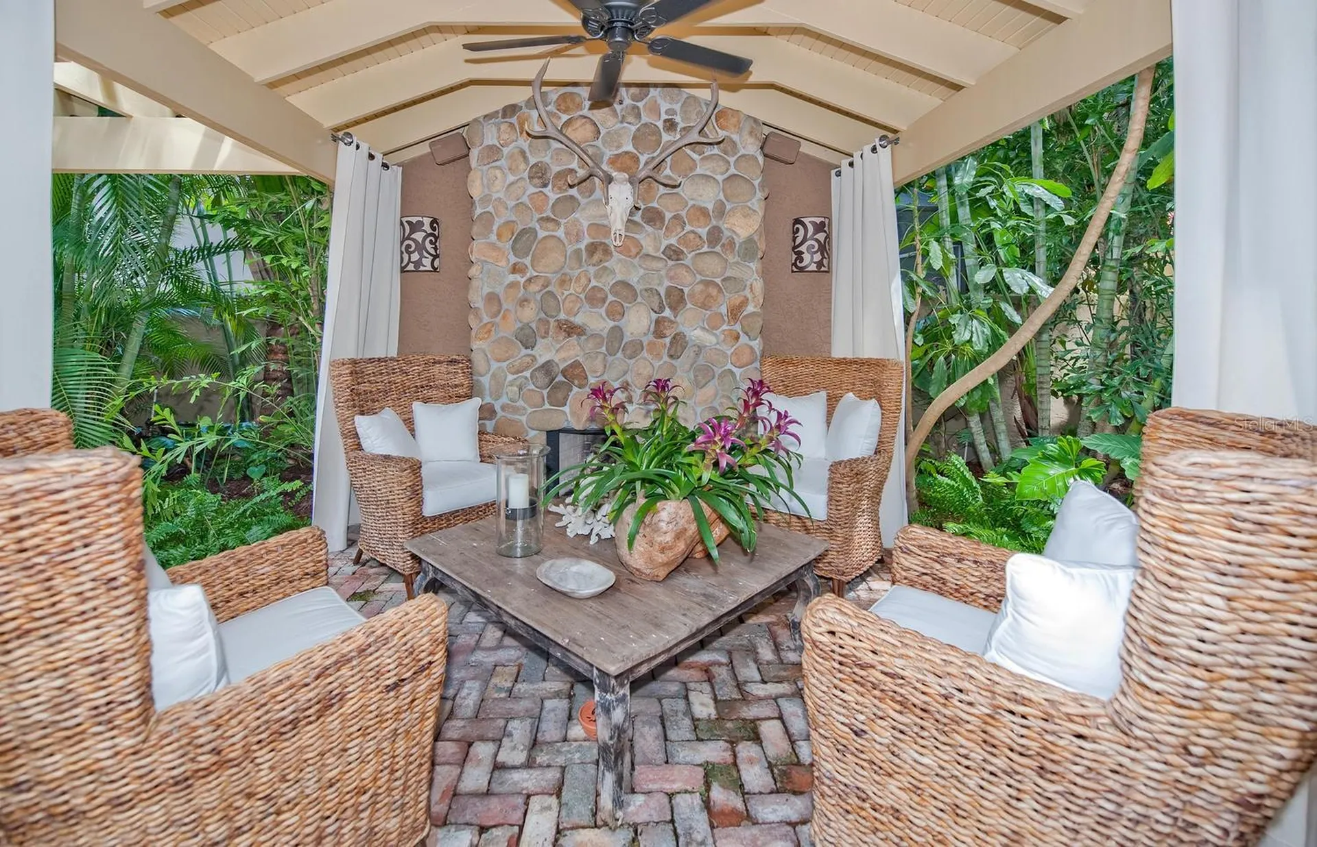 808 Brightwaters Boulevard NE St Petersburg FL 33704