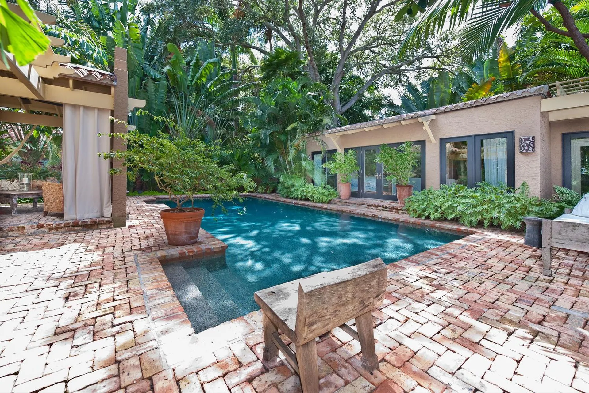 808 Brightwaters Boulevard NE St Petersburg FL 33704