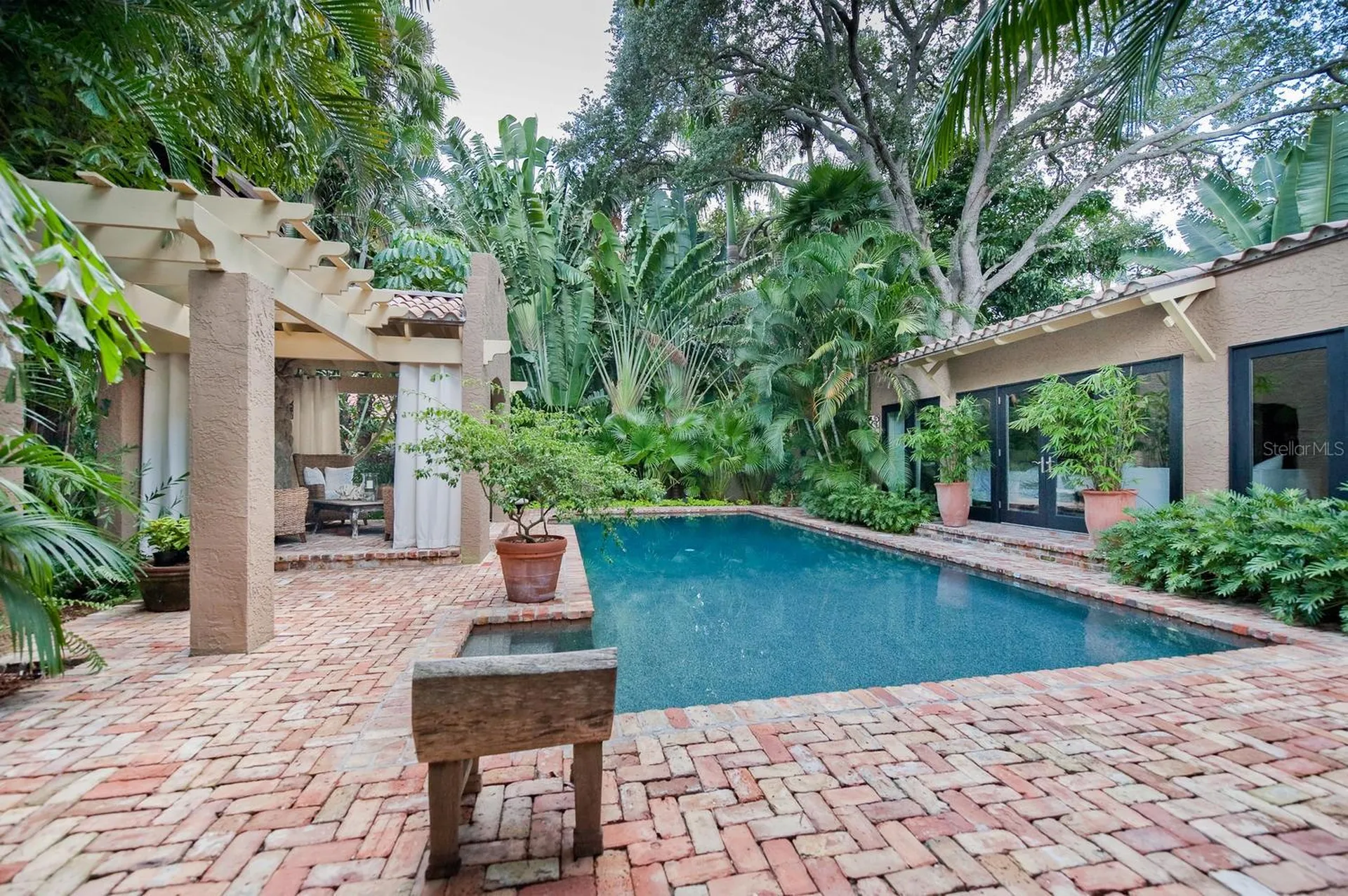 808 Brightwaters Boulevard NE St Petersburg FL 33704